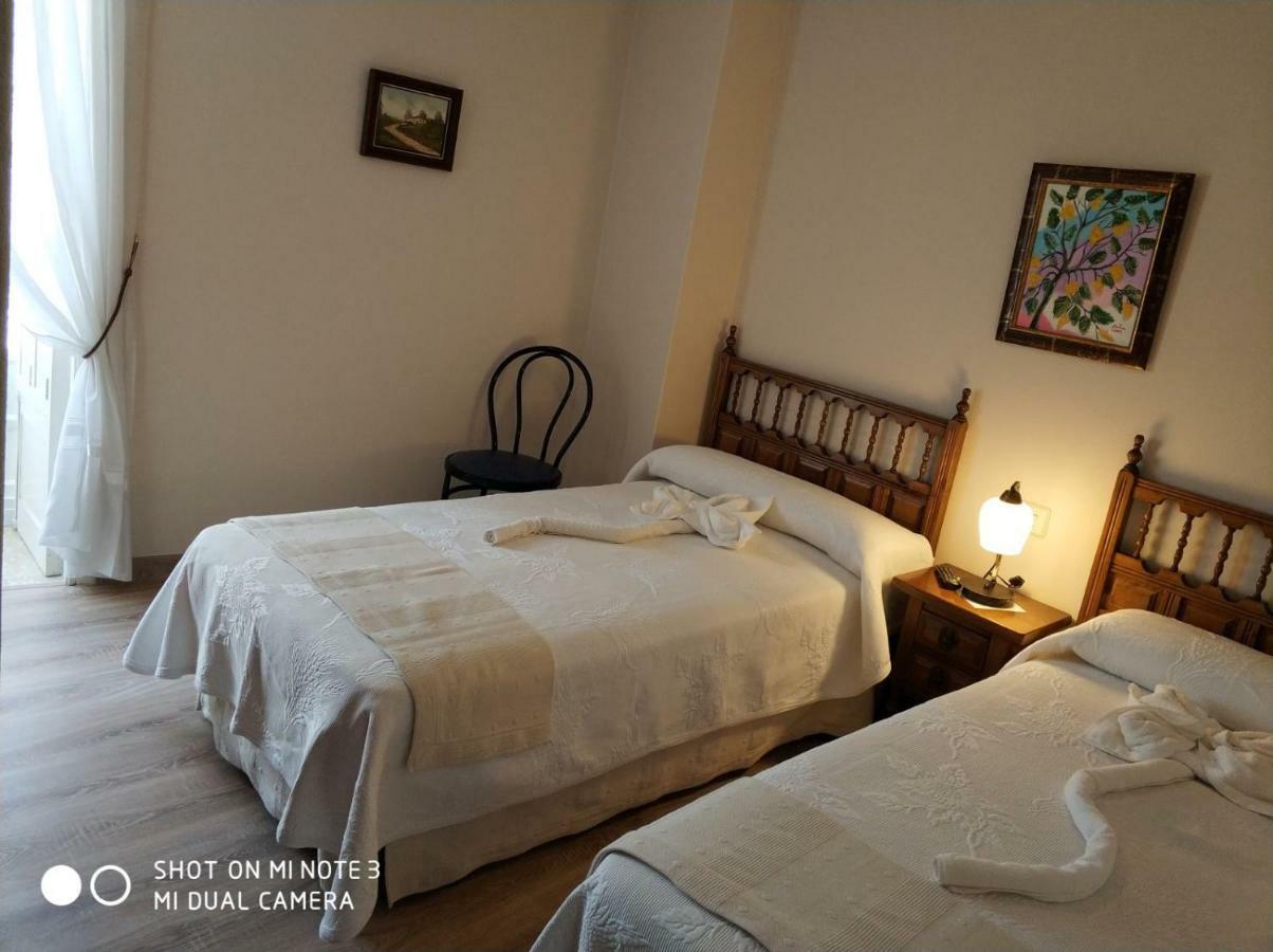 Pension Pura Cuntis Luaran gambar
